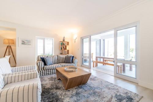 Easy canal living on Thesen Islands in Knysna, South Africa