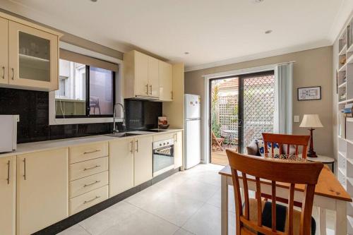 New granny flat in Narwee - carbon neutral hotel in Narwee