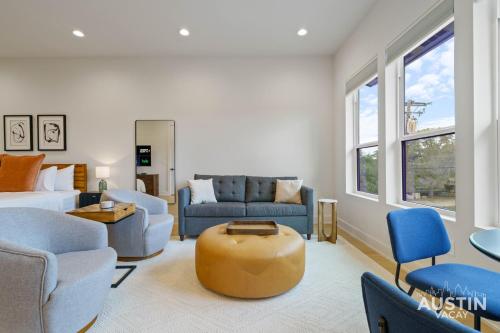 Brand New Studio Apt w King Bed Kitchenette in Steiner Ranch by Austin Vacay — 4-Star Luxury Hotel in Austin, United States