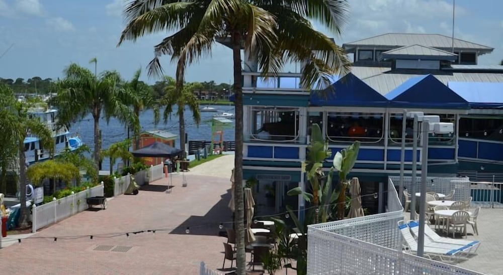 Pirate's Cove Resort & Marina - photo 21