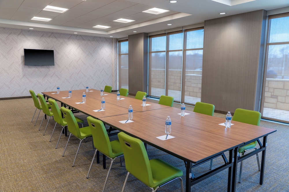 SpringHill Suites by Marriott Overland Park Leawood - photo 33