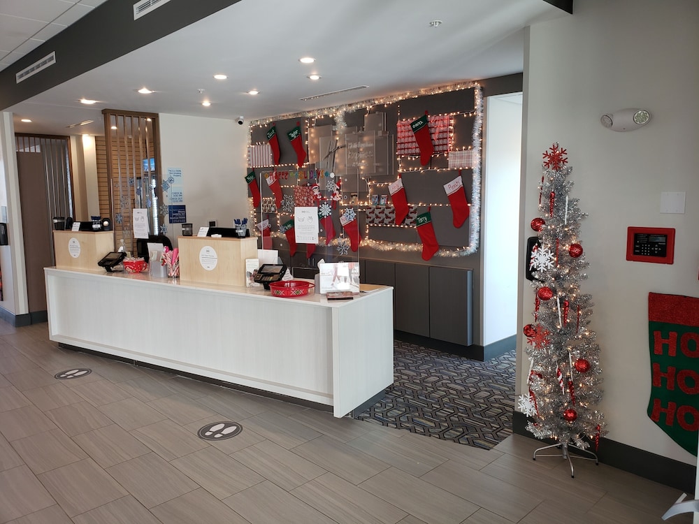 Holiday Inn Express And Suites Ottawa an IHG Hotel - photo 3