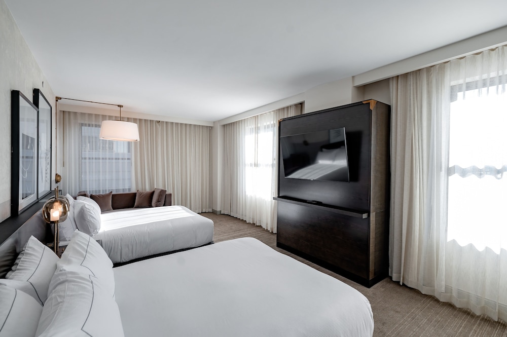 Hotel Fort Des Moines Curio Collection by Hilton - photo 10