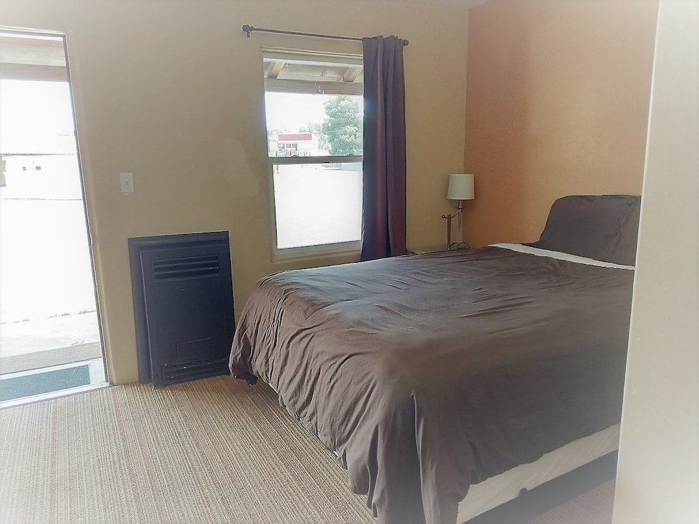 El Rey Motel - photo 4