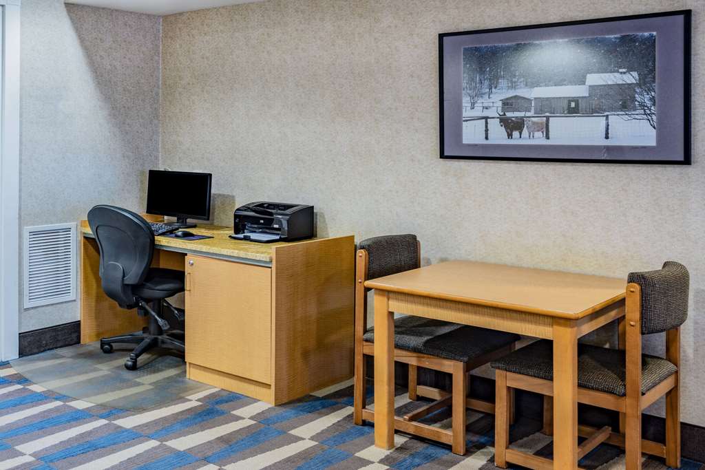 Microtel Inn & Suites by Wyndham Plattsburgh - photo 30