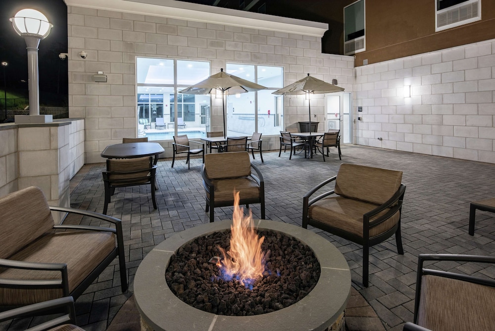 Hampton Inn & Suites Rocky Hill Hartford South - photo 63