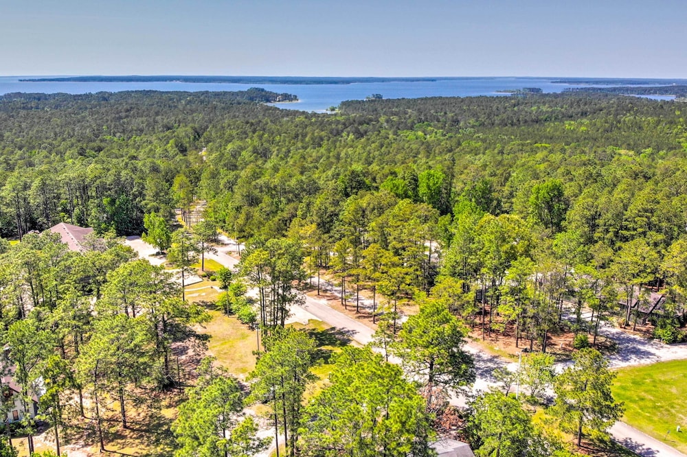 Brookeland Resort Cabin with Golf and Lake Access - photo 32