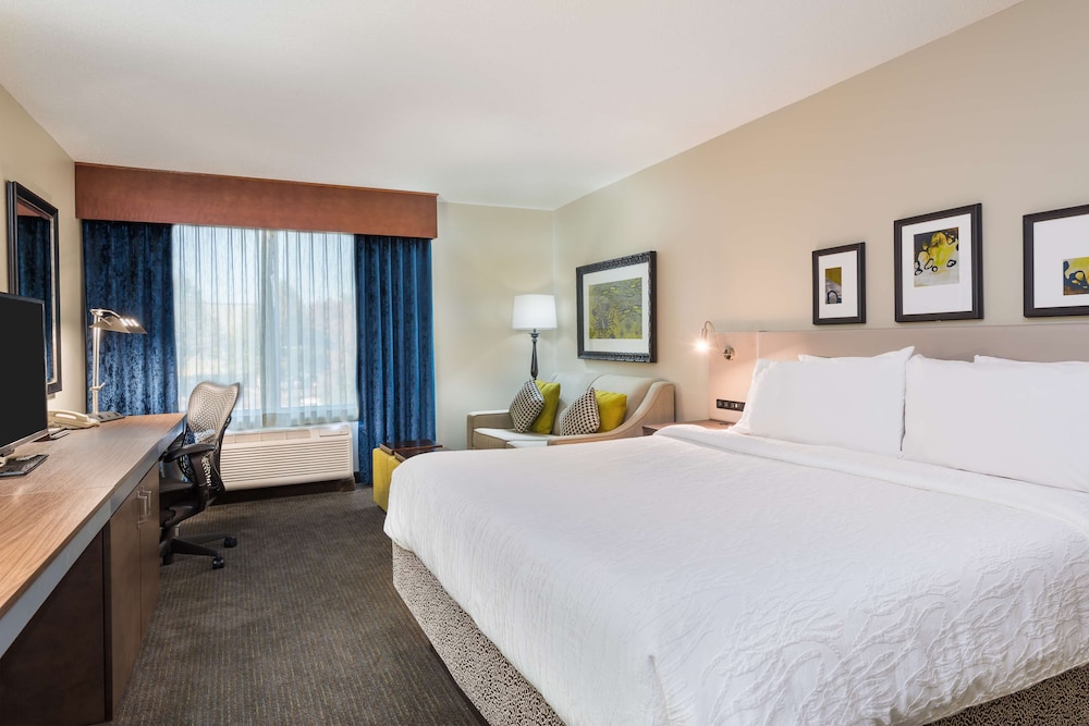 Hilton Garden Inn Westbury - photo 14
