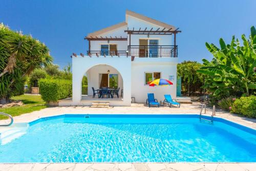 Sun Beach Villa Thio