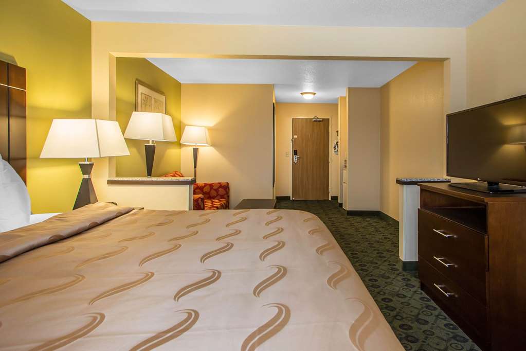 Quality Inn & Suites Bloomington I 55 and I 74 - photo 30