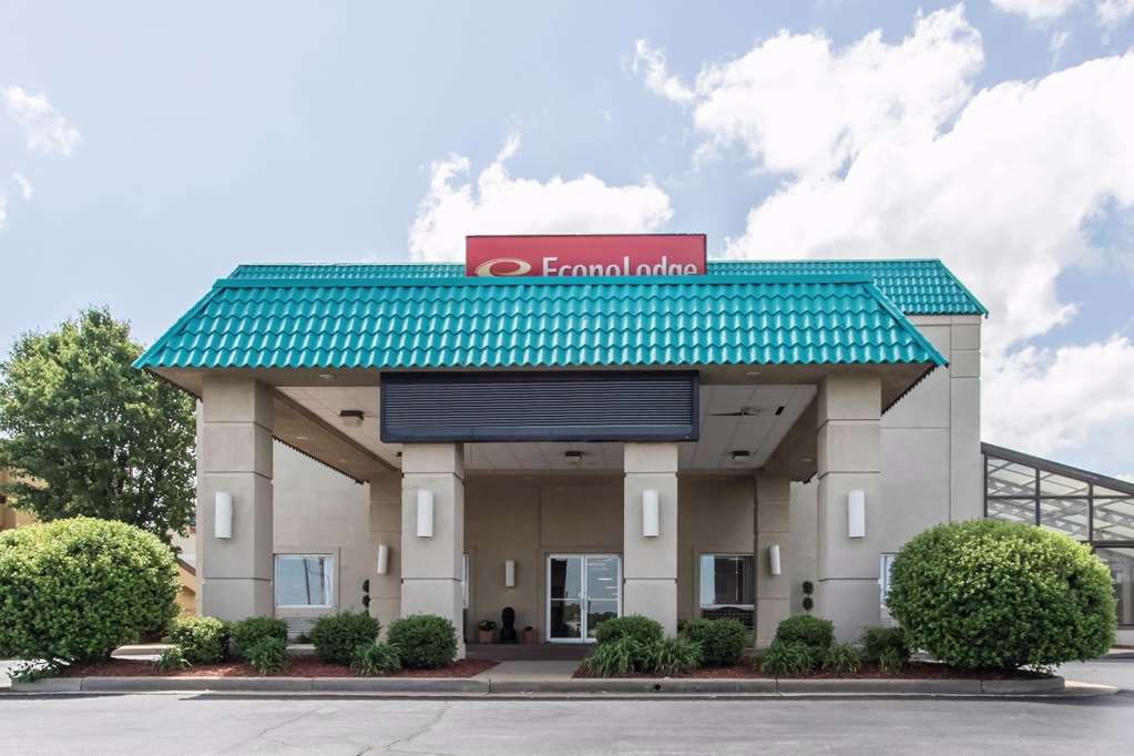 Econo Lodge Inn & Suites Joplin - photo 2