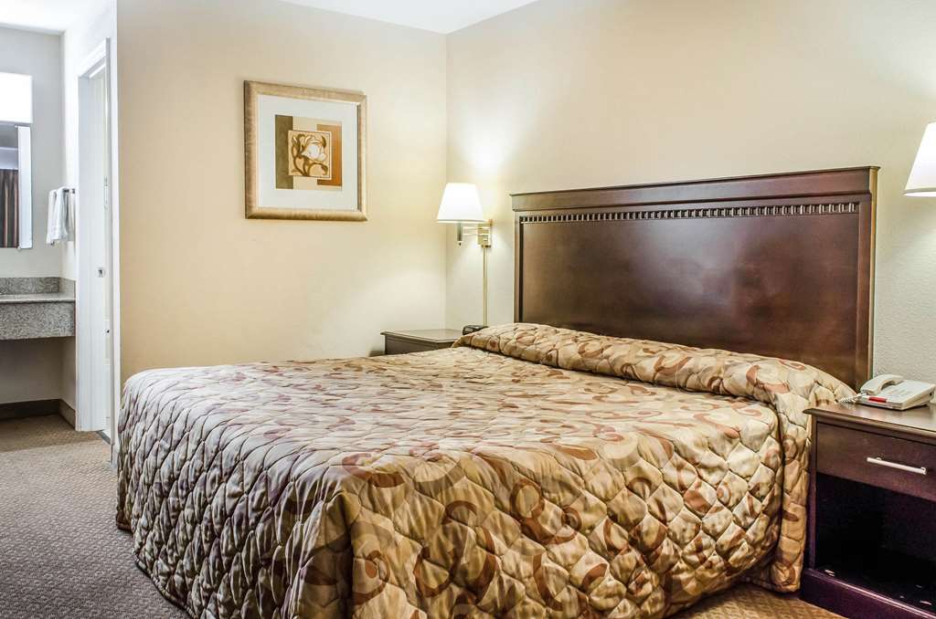 Rodeway Inn Shippensburg I 81 - photo 16