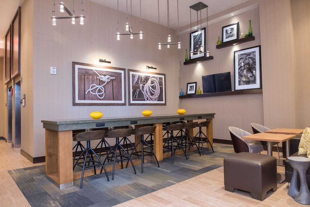 Hampton Inn & Suites Washington DC Navy Yard - photo 7