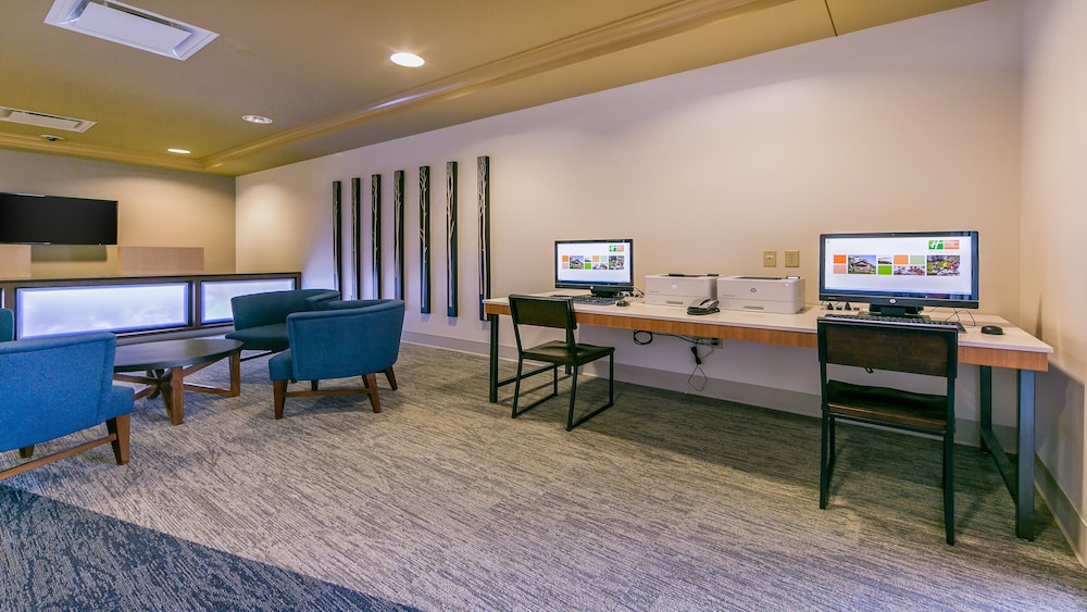 Holiday Inn Express Gatlinburg Downtown by IHG - photo 50