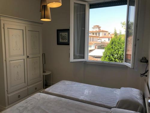 Leonardo luxury apartment — 4-Star Luxury Hotel in Florence, Italy