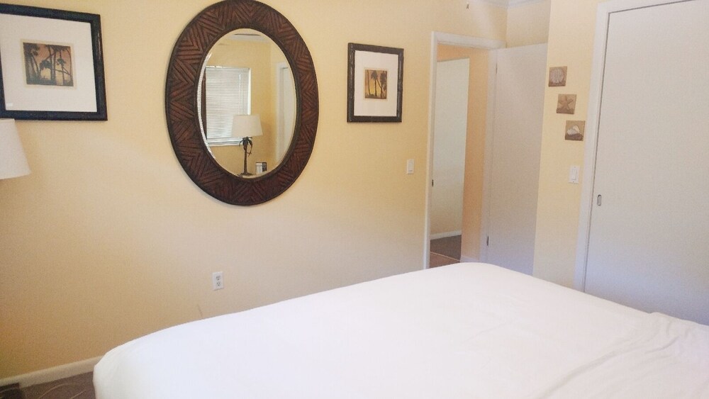 Flamingo Inn Bayside Suites - photo 7