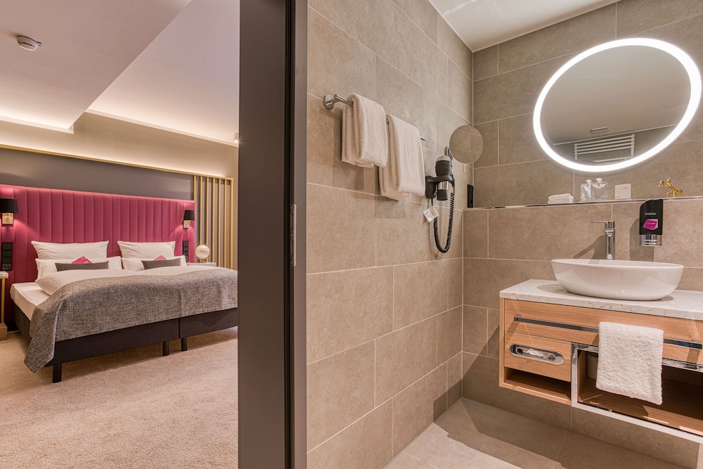 Fourside Hotel Saarbrucken — Saarbruecken