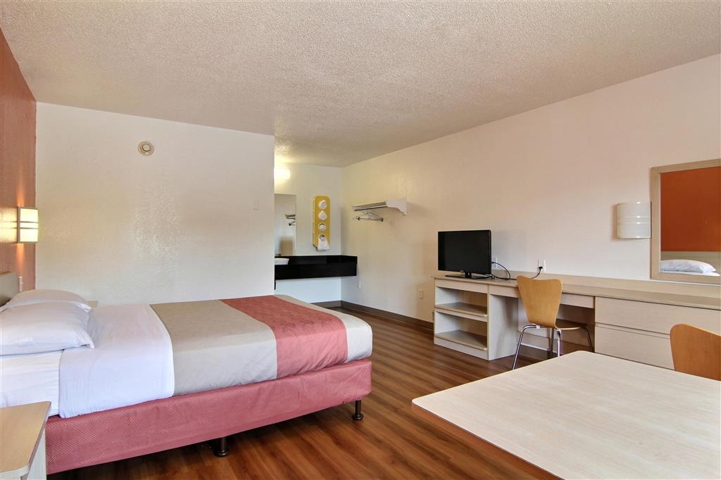 Motel 6 Middleburg Heights OH Cleveland - photo 15