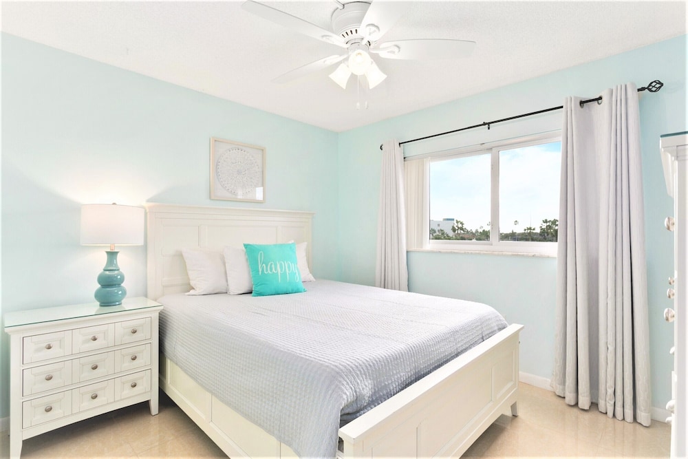 Cocoa Beach Towers by Happy Palm Stays - photo 58