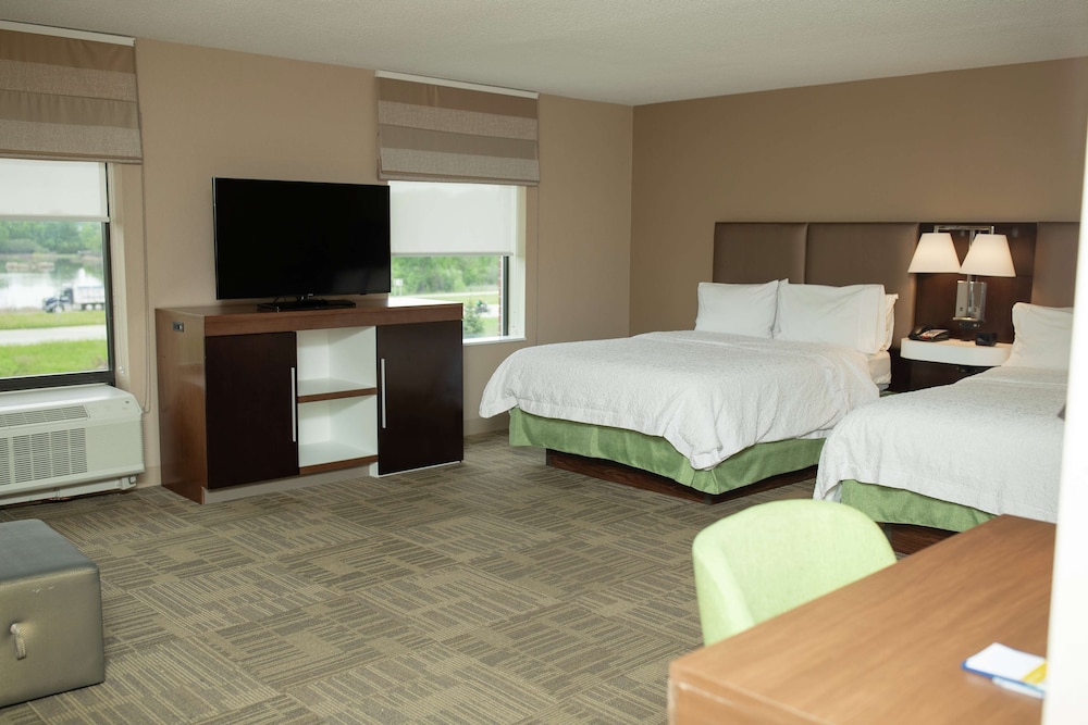 Hampton Inn Commerce Novi - photo 11