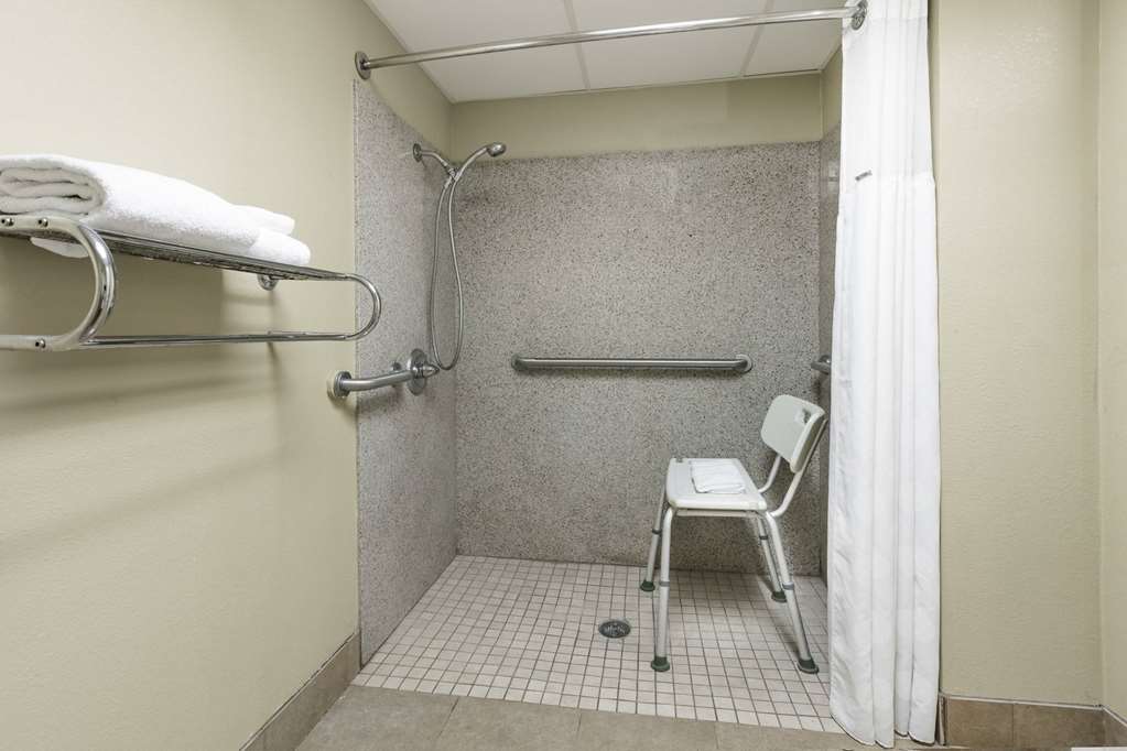 Ramada by Wyndham Odessa Near University of Texas Permian - photo 8