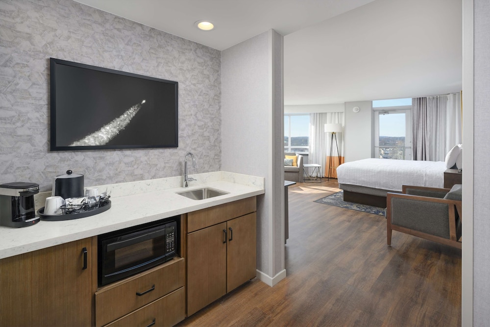 Hampton Inn & Suites Huntsville Downtown - photo 16