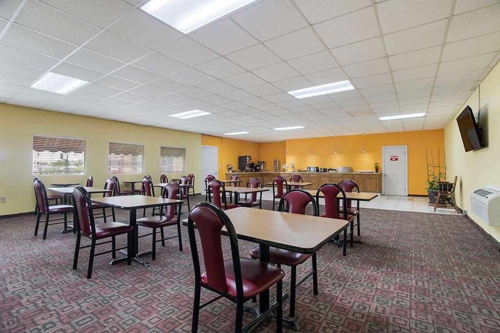Americas Best Value Inn Tulsa at I 44 - photo 35