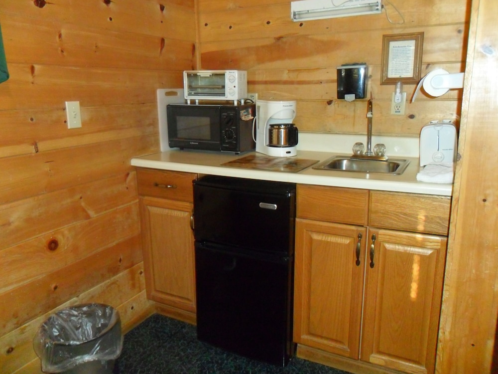 Big Bear Manor Spa Cabins - photo 9