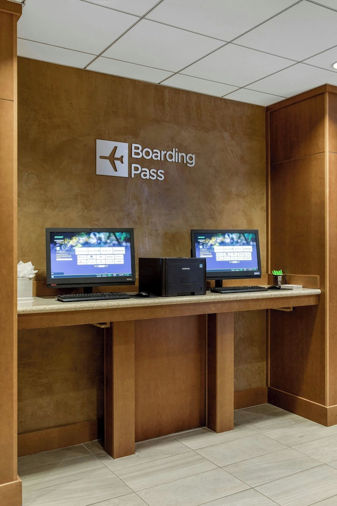 Courtyard by Marriott Boston Logan Airport - photo 35