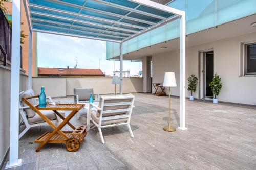 Just Urban Stays Modern 1 BR Flat with 90 sqm Terrace M4 Tolstoj — 4-Star Luxury Hotel in Milan, Italy