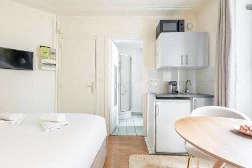 Studio Boulevard Voltaire Golden II — 4-Star Luxury Hotel in Paris, France