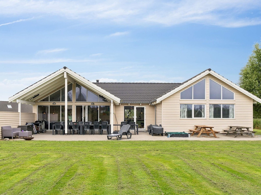 Luxury Beach House By Traum Ferienwohnungen — 4-Star Luxury Hotel in None, Denmark