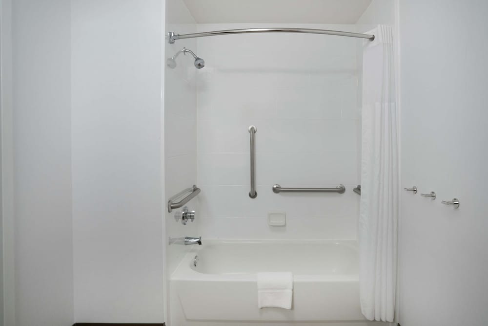 Hampton Inn Madison Huntsville Airport - photo 26