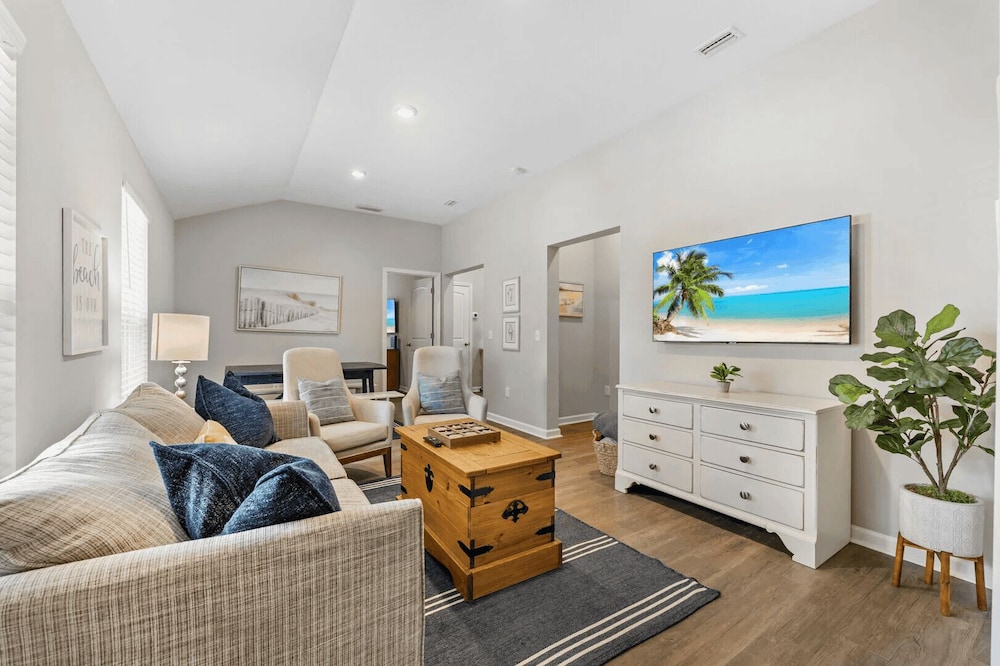 Ocean Oasis by Avantstay Block to Beach West Pcb Pet friendly