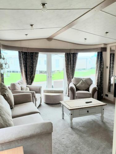 The James Lodge — 4-Star Luxury Hotel in Little Clacton, United Kingdom
