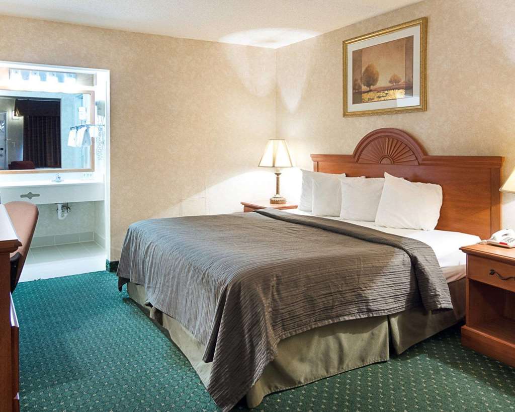 Quality Inn Petersburg Fort Lee Area - photo 9