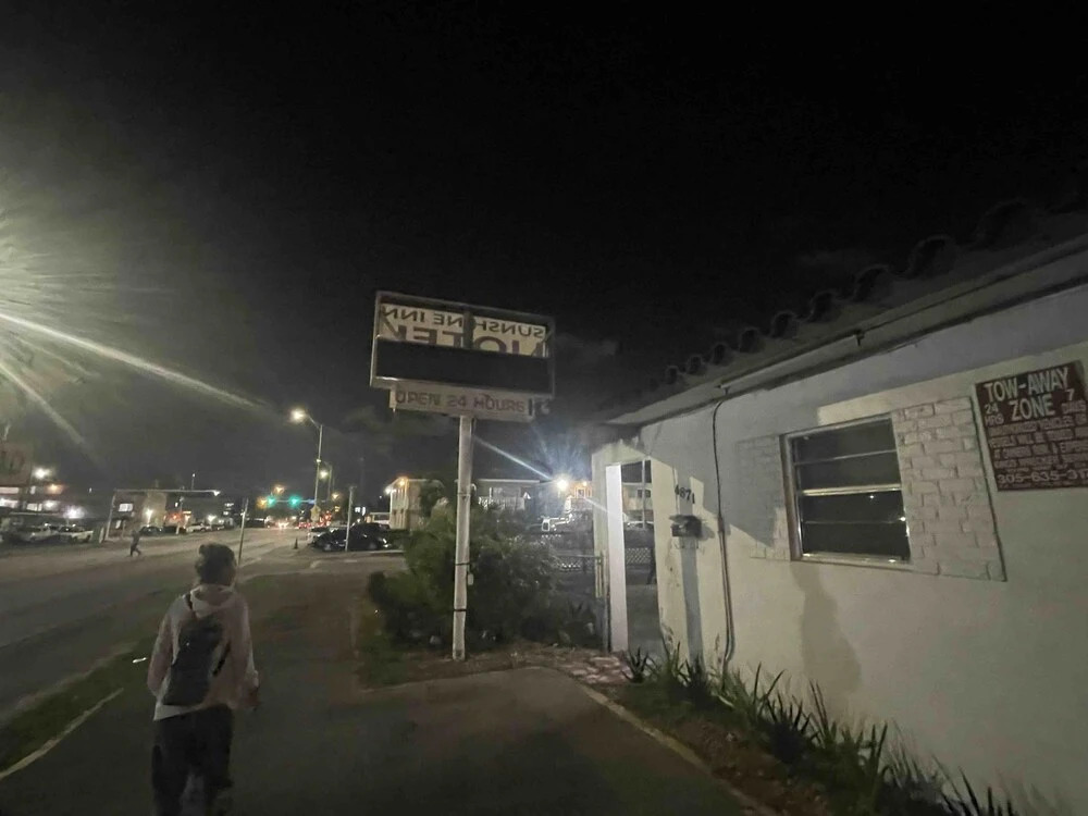 Sunshine Inn Motel - photo 12