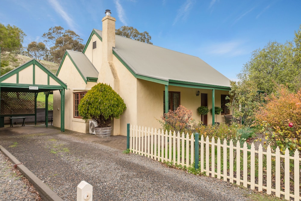 Country Pleasures — 4-Star Luxury Hotel in Angaston, Australia