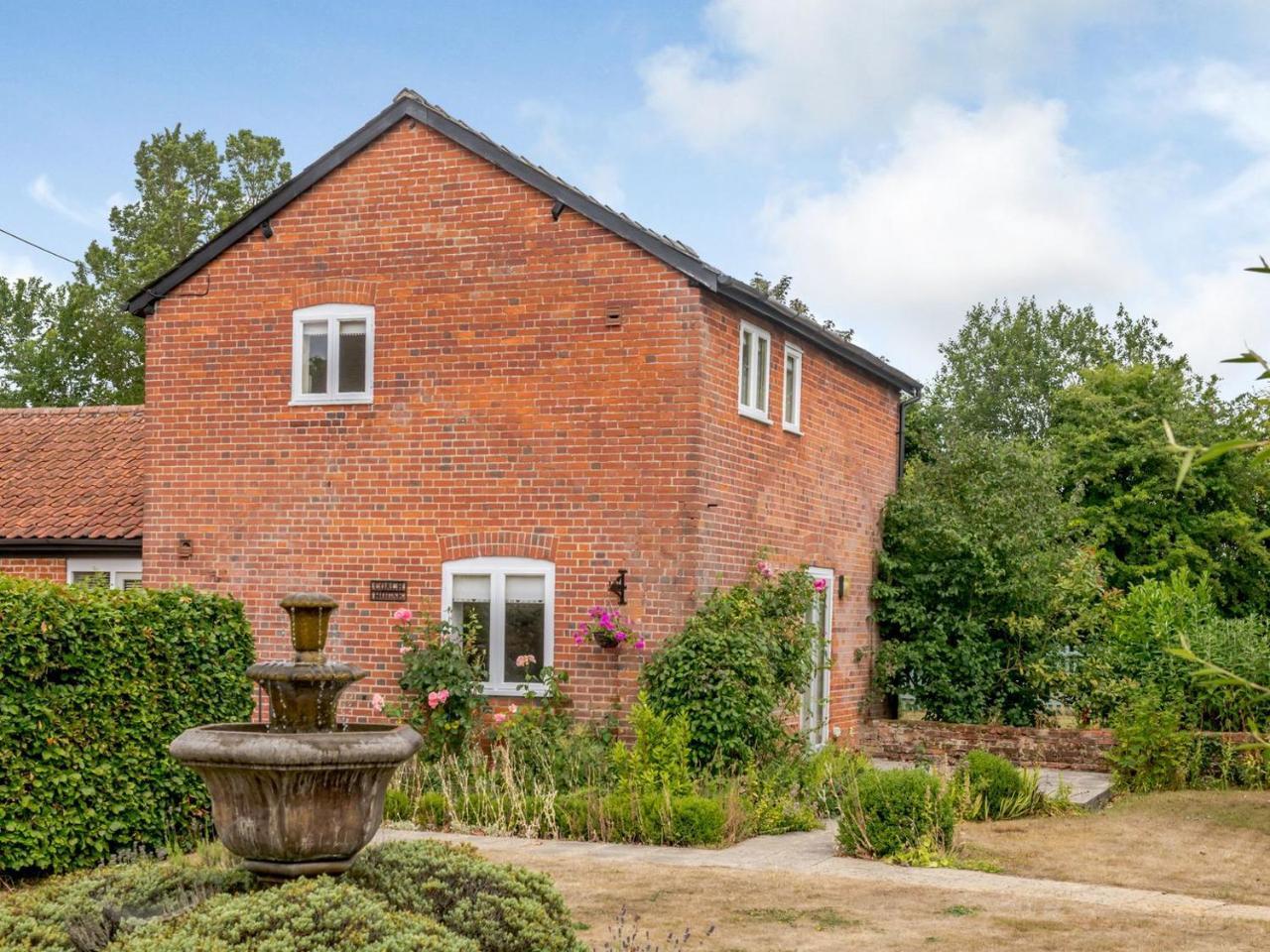 Coach House Uk33307 — 4-Star Luxury Hotel in Eye, United Kingdom