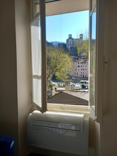 Appartamentino Castle view no stairs — 4-Star Luxury Hotel in Dolceacqua, Italy