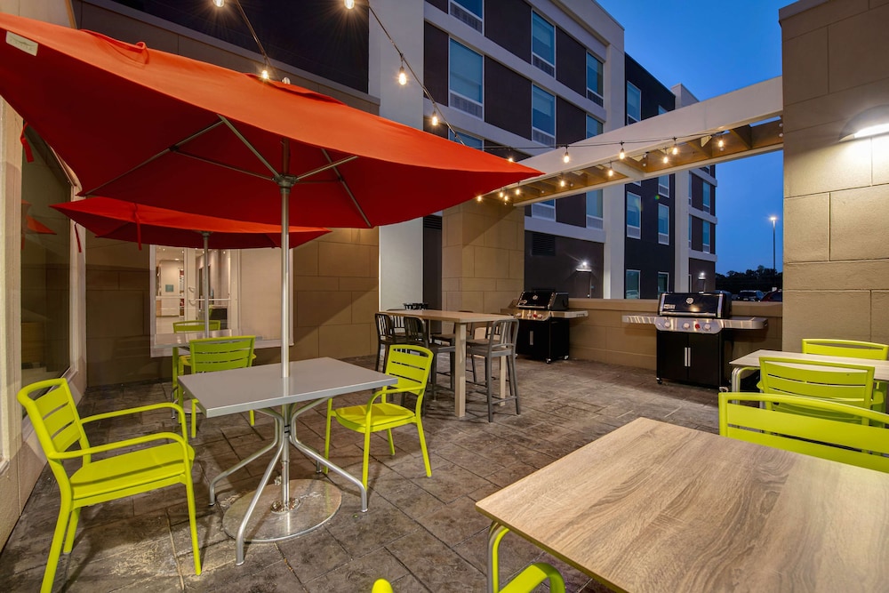 Home2 Suites by Hilton Fayetteville North - photo 30