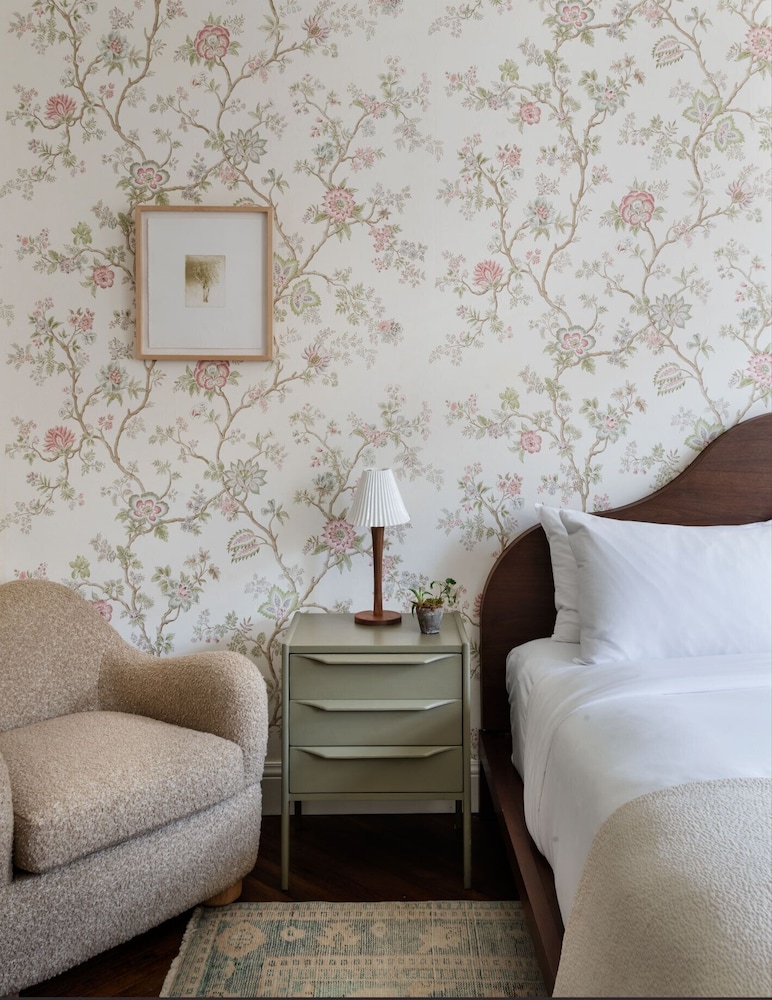 The Pinch Hotel - photo 14