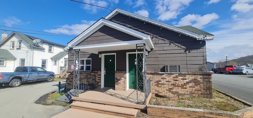 Werry'S Cottages And Pub By OYO East Stroudsburg Weekly Stays - featured photo
