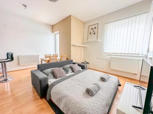 Apartmán Suro I Garage parking 24 7 self check in — 4-Star Luxury Hotel in Banska Bystrica, Slovakia