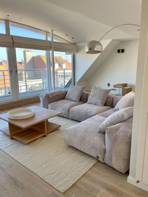 Bellini Rubensplein op 100 m van het strand — 4-Star Luxury Hotel in Knokke-Heist, Belgium
