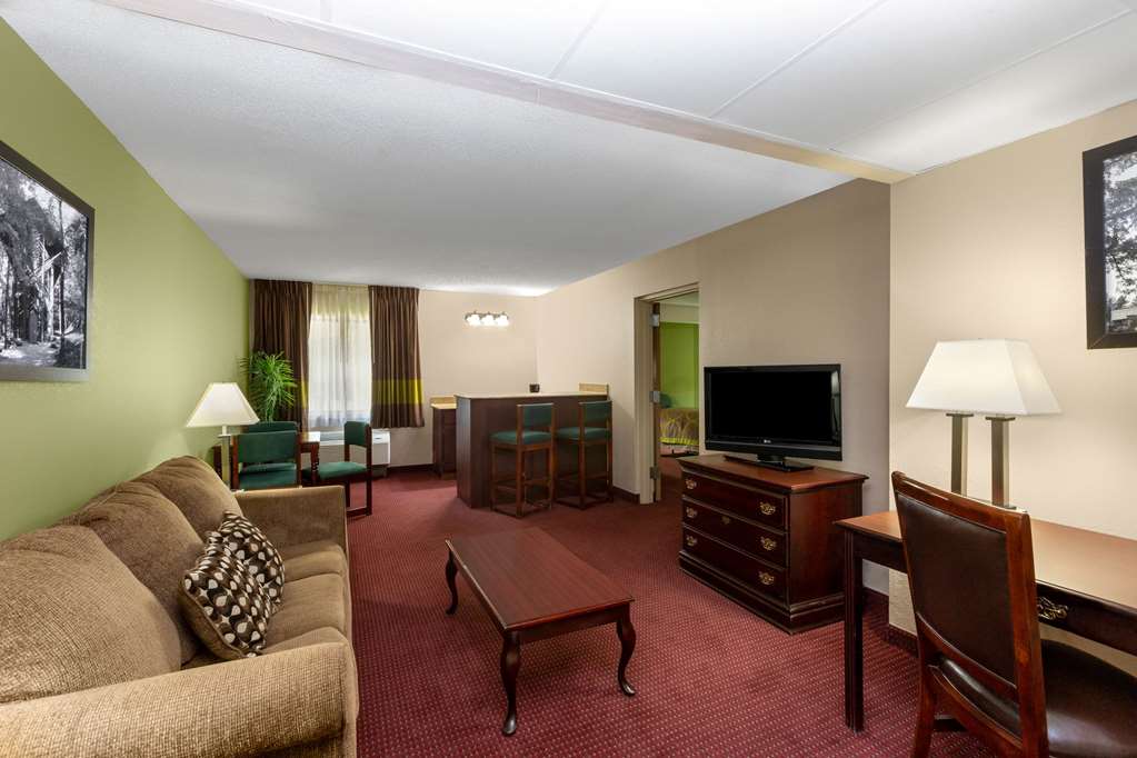 Super 8 by Wyndham Eureka Springs - photo 16