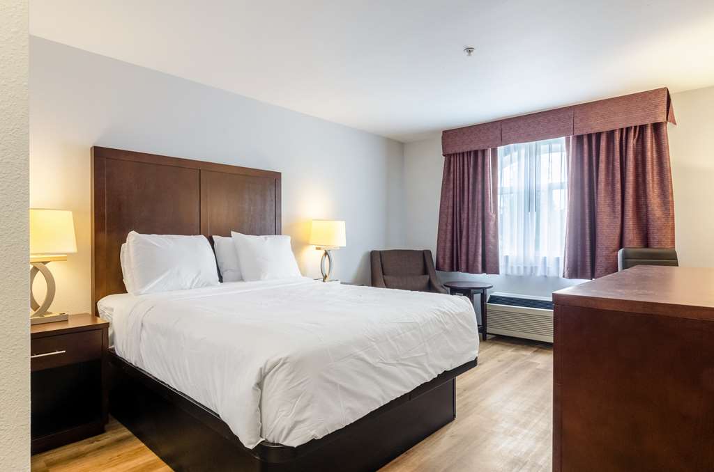 Red Lion Inn & Suites Des Moines - photo 28