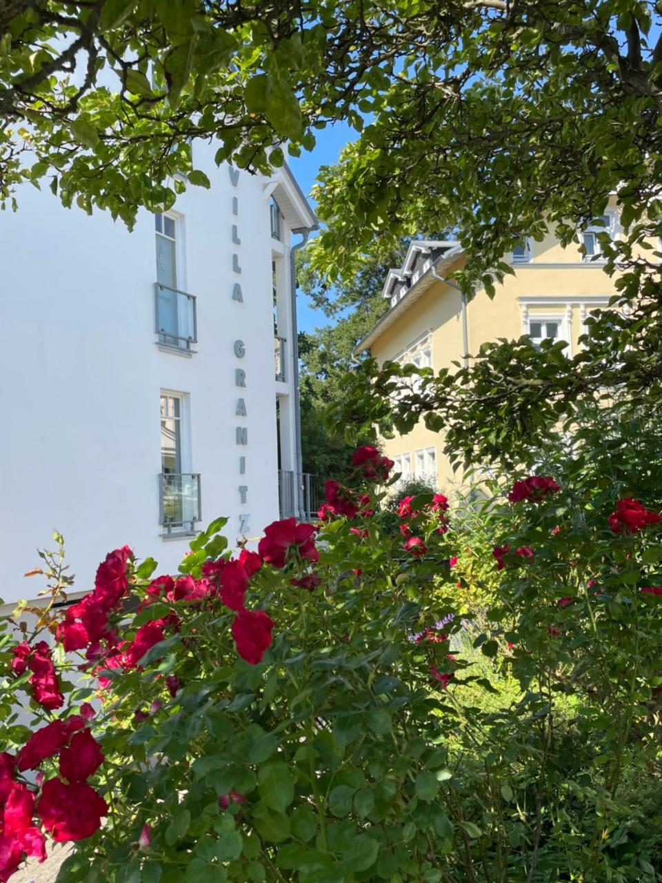 Villa Granitz Appartement FeWo 21 in Göhren nur paar Schritte bis zum Strand — 4-Star Luxury Hotel in Ostseebad Goehren, Germany