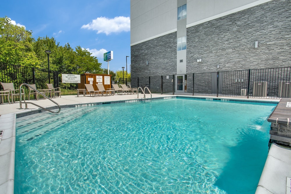 Holiday Inn Express & Suites Denton South by IHG - photo 21