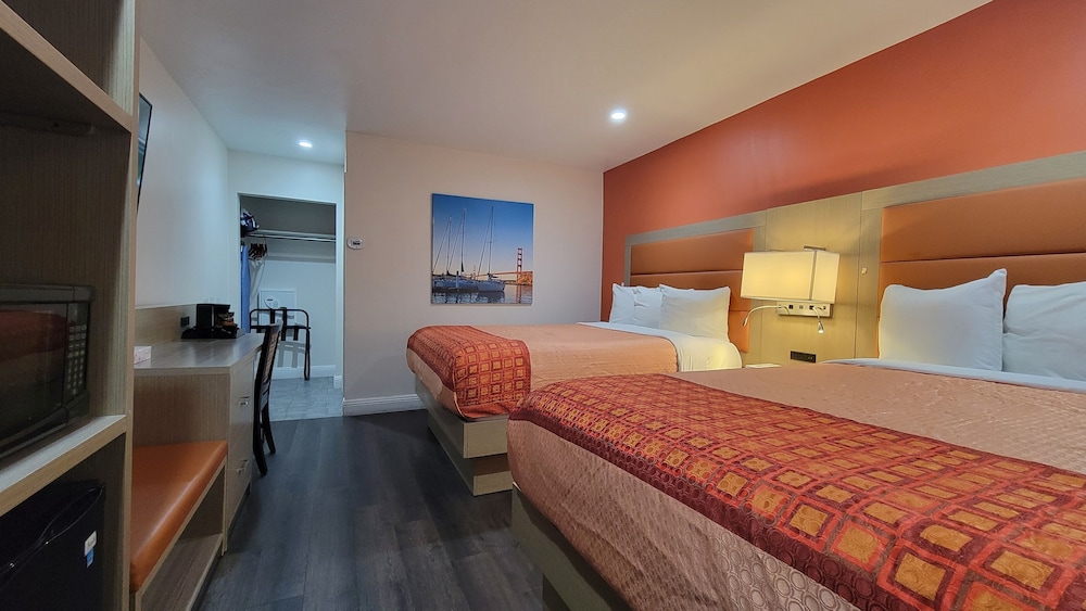 Presidio Parkway Inn - photo 12